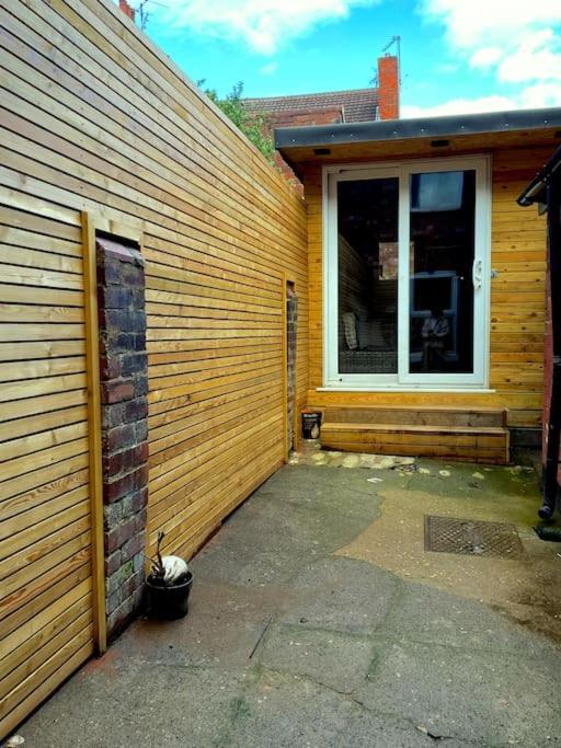Central Area Terraced House With Private Hot Tub Lincoln Exterior foto
